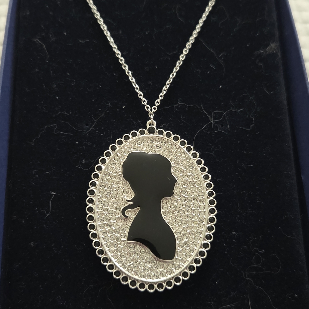 SWAROVSKI Elegant Silver Cameo Pendant Necklace